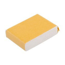 Schiuma autoadesiva per attaccare lettere da MDF