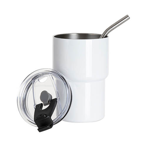 Una tazza da viaggio da 500 ml con cannuccia per la sublimazione