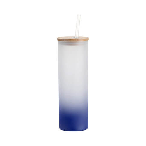 Una tazza glassata da 600 ml con un coperchio in bambù e una cannuccia per la sublimazione - sfumatura blu navy