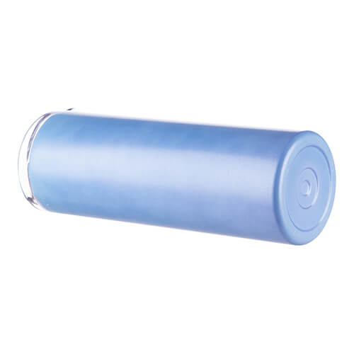 Una tazza da 600 ml con una cannuccia per sublimazione - cambia colore sotto l'influenza del calore dal blu al rosa