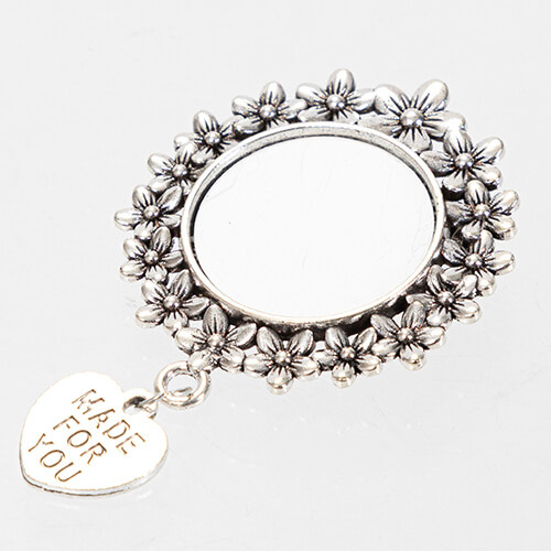 Spilla rotonda con ciondolo a forma di cuore per sublimazione