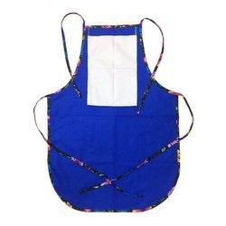 Grembiule arrotondato con tasca per stampa – di colore blu con bordo colorato - fiori slavi neri