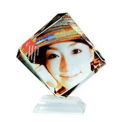 Foto cristallo trapezio con base modello SJ06