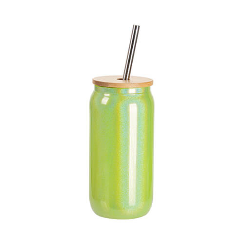 Un bicchiere da 550 ml con cannuccia e coperchio in bambù per sublimazione - glitter verde