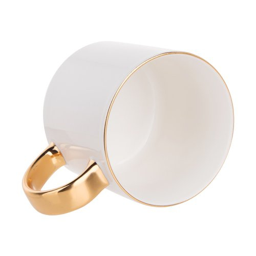 Una tazza da 480 ml con bordo dorato e manico per sublimazione