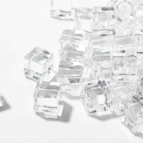 Cubetti di ghiaccio artificiale decorativi ghiaccio